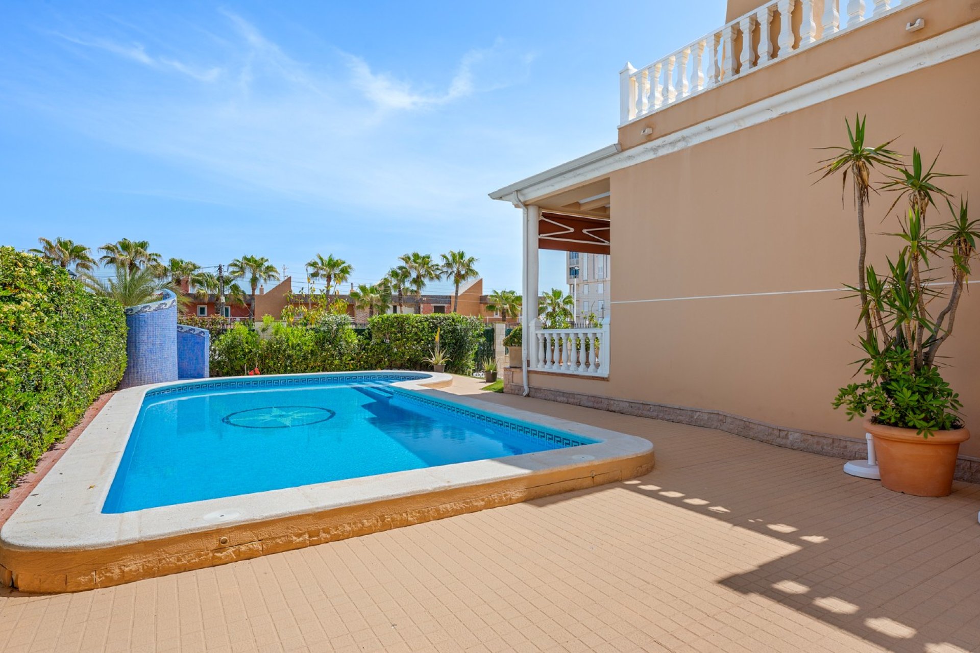 Újraértékesítés - Villa - Torrevieja - La Mata