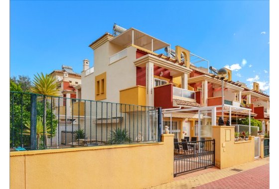 Villa / ikerházfél - Újraértékesítés - Orihuela Costa - Villamartín