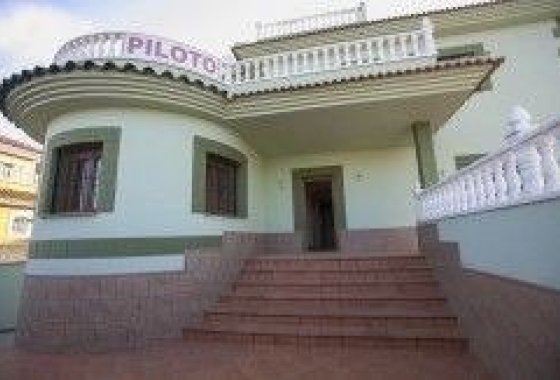Villa - Obra nueva - Torrevieja - Torrevieja