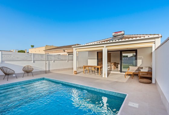 Villa - Újraértékesítés - Torrevieja - BO-58265