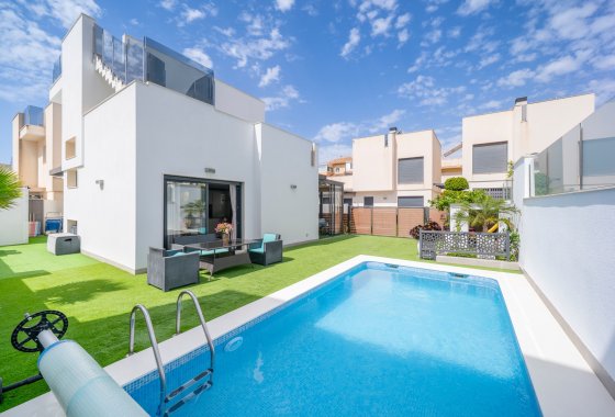 Villa - Újraértékesítés - Torrevieja - Torrevieja