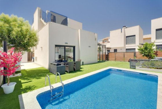 Villa - Wiederverkauf - Torrevieja - Torrevieja