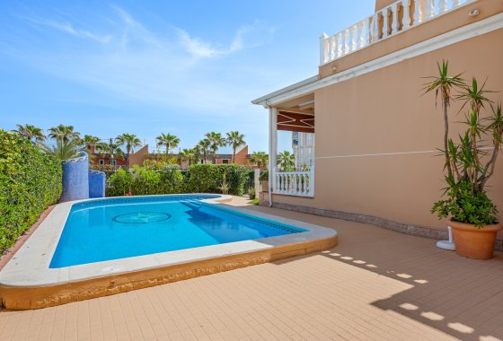 Resale - Villa - Torrevieja - La Mata