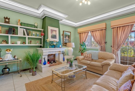 Resale - Villa - Torrevieja - La Mata