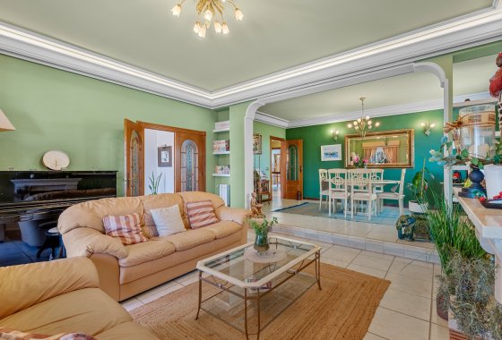 Resale - Villa - Torrevieja - La Mata