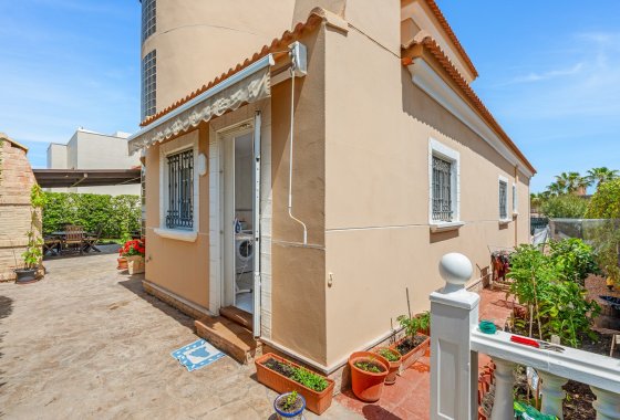 Resale - Villa - Torrevieja - La Mata