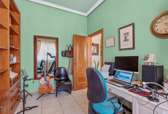 Resale - Villa - Torrevieja - La Mata