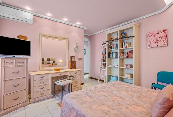 Resale - Villa - Torrevieja - La Mata