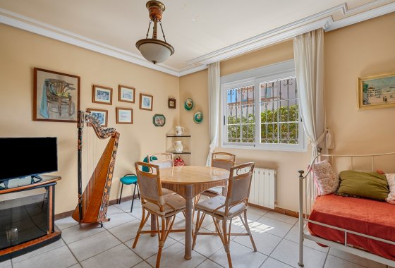 Resale - Villa - Torrevieja - La Mata