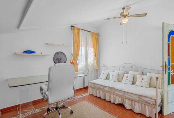 Resale - Villa - Torrevieja - La Mata