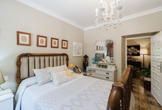 Resale - Villa - Lorca