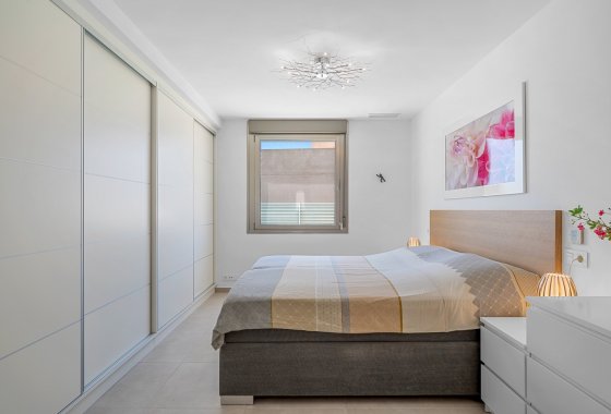 Resale - Villa - La Marina