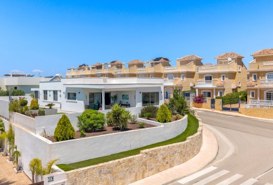 Resale - Villa - La Marina