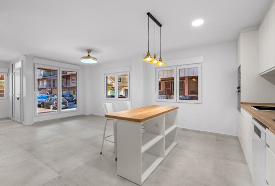 Újraértékesítés - Apartman - Torrevieja - Playa del Acequión