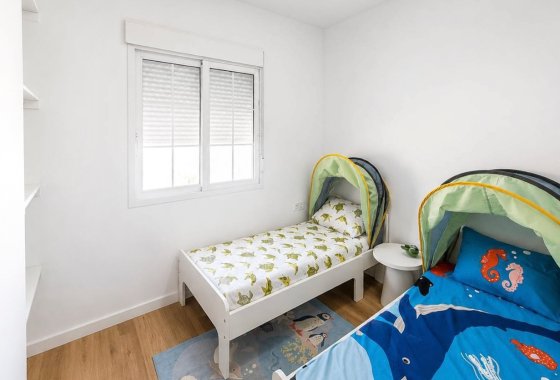Újraértékesítés - Villa / ikerházfél - Orihuela Costa - Los Altos