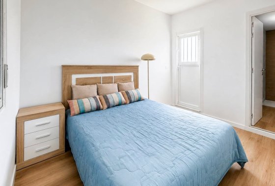 Újraértékesítés - Villa / ikerházfél - Orihuela Costa - Los Altos