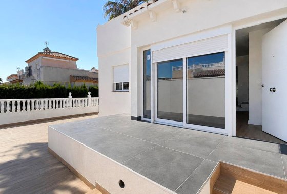 Újraértékesítés - Villa / ikerházfél - Orihuela Costa - Los Altos