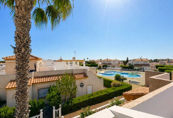 Újraértékesítés - Villa / ikerházfél - Orihuela Costa - Los Altos