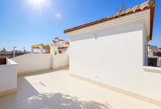 Újraértékesítés - Villa / ikerházfél - Orihuela Costa - Los Altos