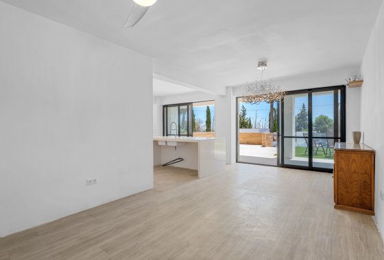 Перепродажа - Finca - Los Montesinos - La herrada