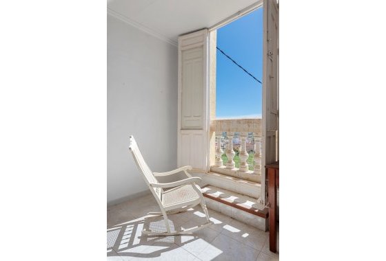 Újraértékesítés - finca - Orihuela