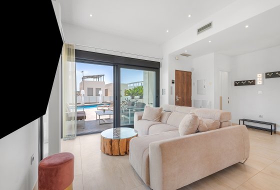 Resale - Villa - Orihuela Costa