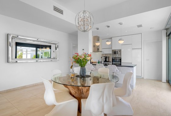 Resale - Villa - Orihuela Costa