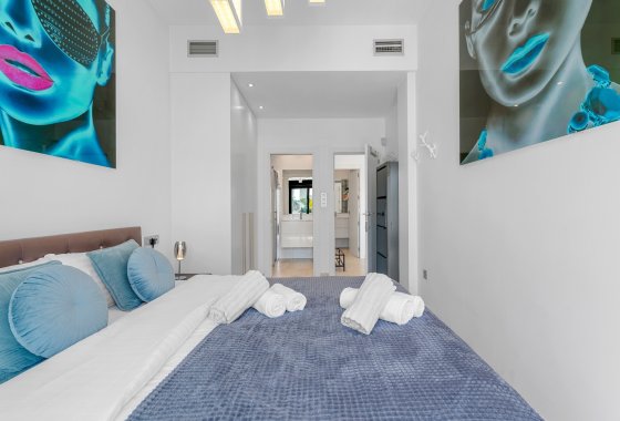 Resale - Villa - Orihuela Costa