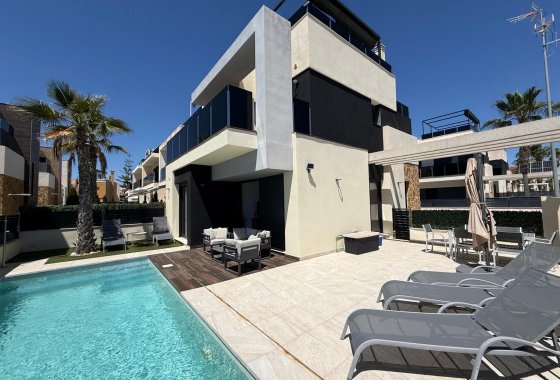 Herverkoop - Villa - Orihuela Costa