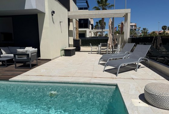 Herverkoop - Villa - Orihuela Costa
