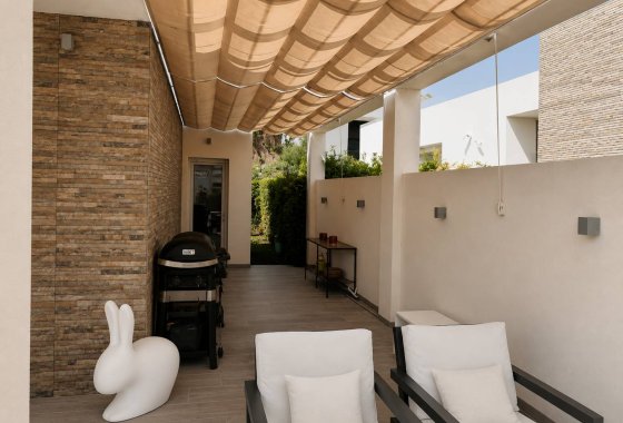 Újraértékesítés - Villa - Algorfa