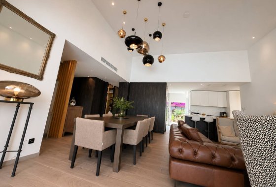 Újraértékesítés - Villa - Algorfa