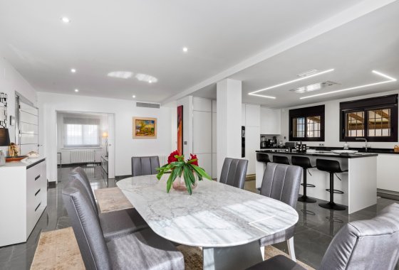 Herverkoop - Villa - San Juan Alicante - Frank Espinós