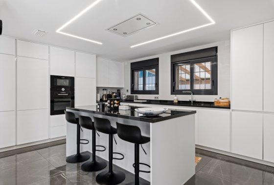Herverkoop - Villa - San Juan Alicante - Frank Espinós