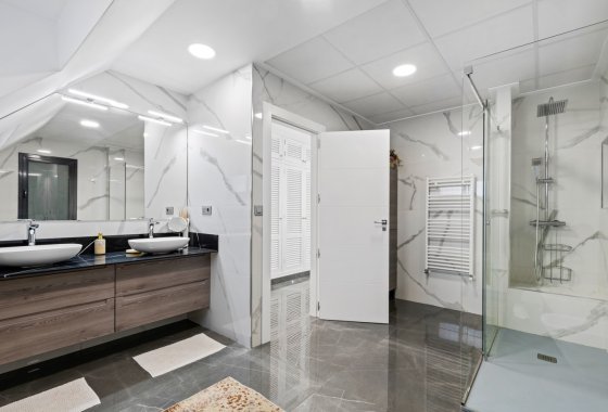 Herverkoop - Villa - San Juan Alicante - Frank Espinós