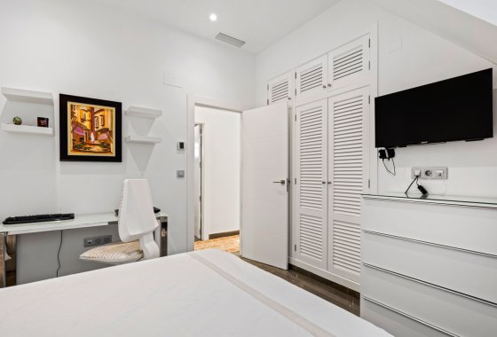 Herverkoop - Villa - San Juan Alicante - Frank Espinós