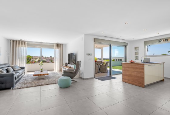 Resale - Villa - La Marina