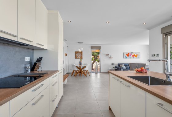 Resale - Villa - La Marina