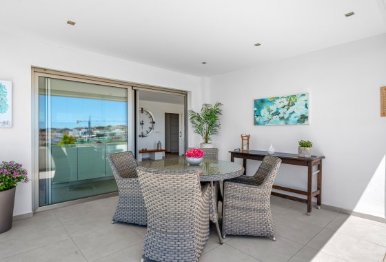 Resale - Villa - La Marina