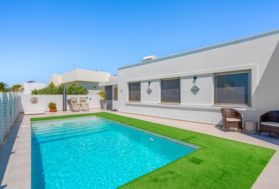 Resale - Villa - La Marina