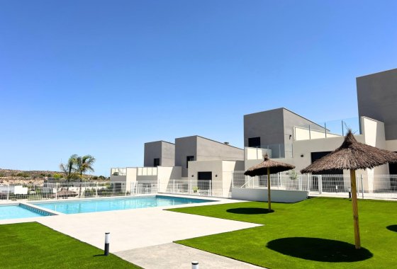 Obra nueva - Villa Adosada - Baños y Mendigo