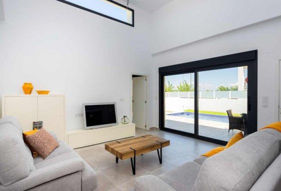 Новое здание - Villa - Daya Nueva - Centro