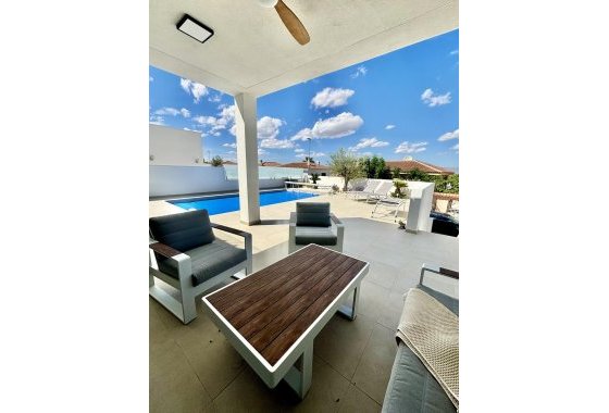 Новое здание - Villa - Benijofar - Pueblo