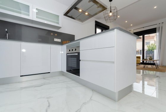 Новое здание - Villa - Torrevieja - Torretas