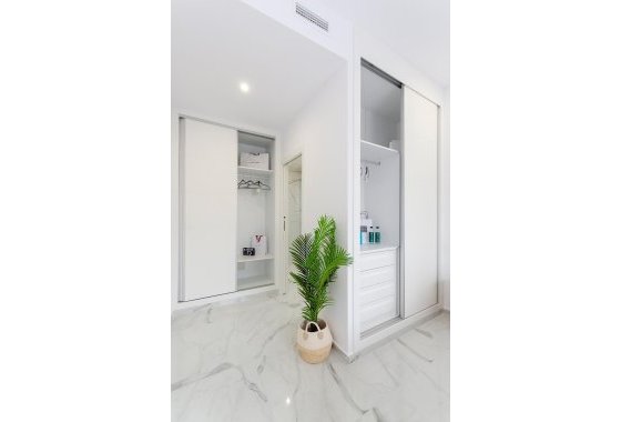 Новое здание - Villa - Torrevieja - Torretas