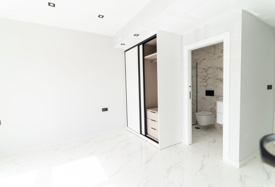 Новое здание - Villa - Orihuela Costa - Punta Prima