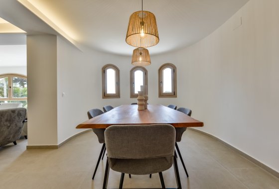 Resale - Villa - Altea