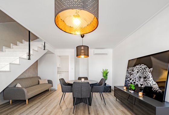Herverkoop - Halfvrijstaand Villa - Torrevieja - Los Balcones
