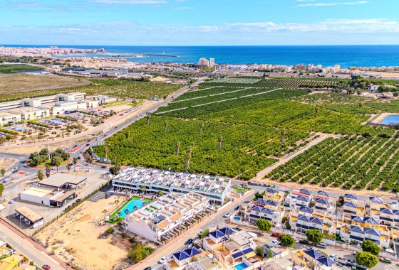 Herverkoop - Halfvrijstaand Villa - Torrevieja - Los Balcones