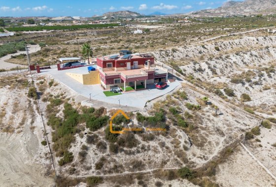Resale - Country Estate - Fortuna - 
